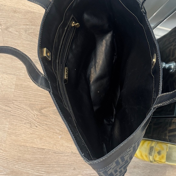 Fendi Black and Brown Logo Tote Bag - Picture 4 of 4